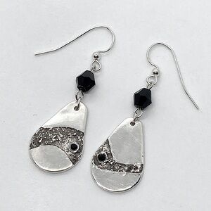 Vtg Sterling Silver & Black Cz Stone Abstract Swirl Design Tear Drop Earrings